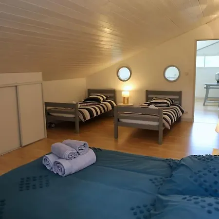 Tres Belle - A Pied Holiday home *